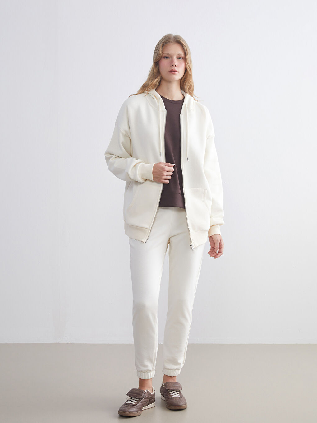 Bej Kapüşonlu Oversize Kadın Kalın Fermuarlı Sweatshirt-1