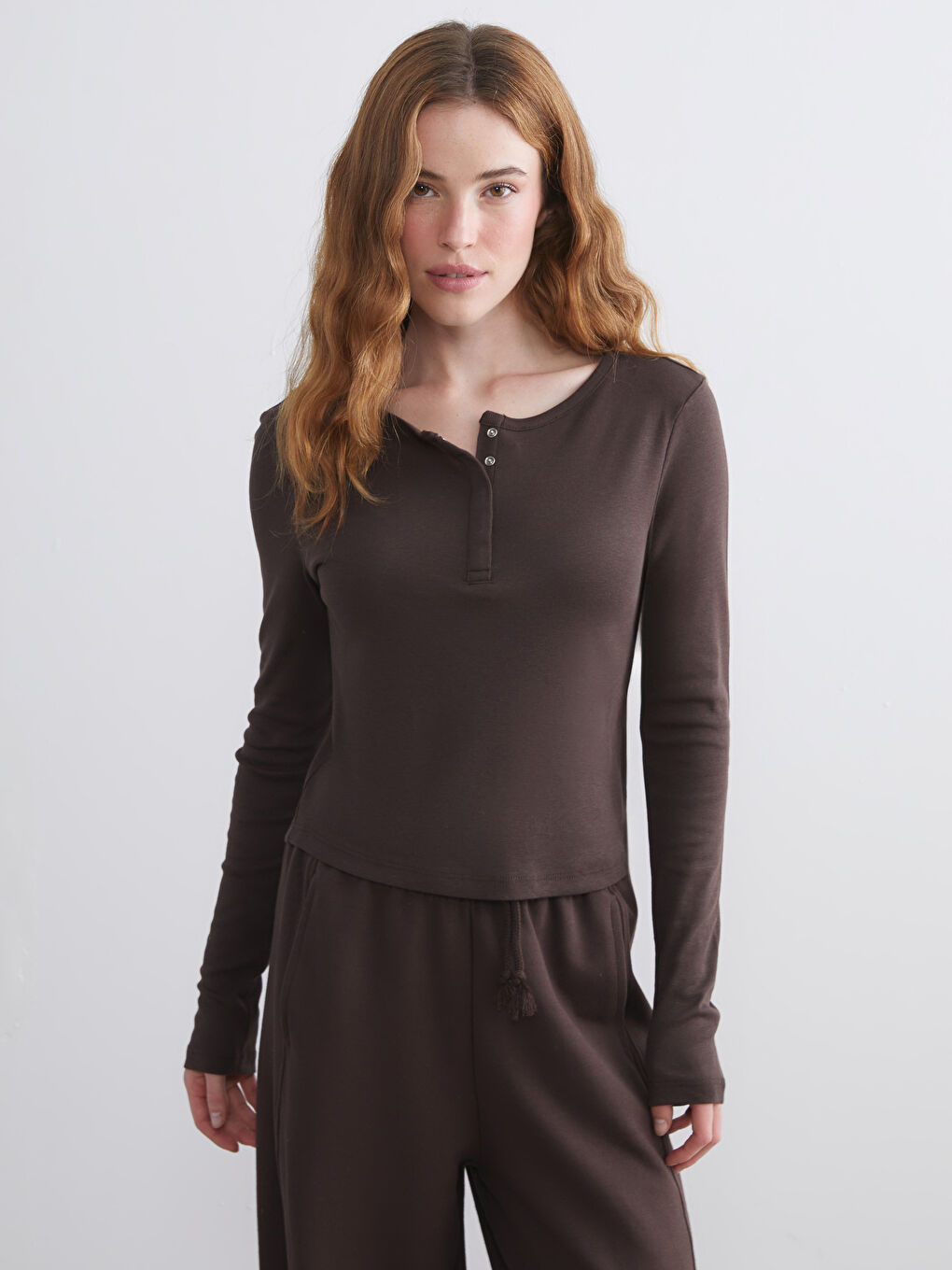 Kahverengi Bisiklet Yaka Modal Karışımlı Kadın Tişört