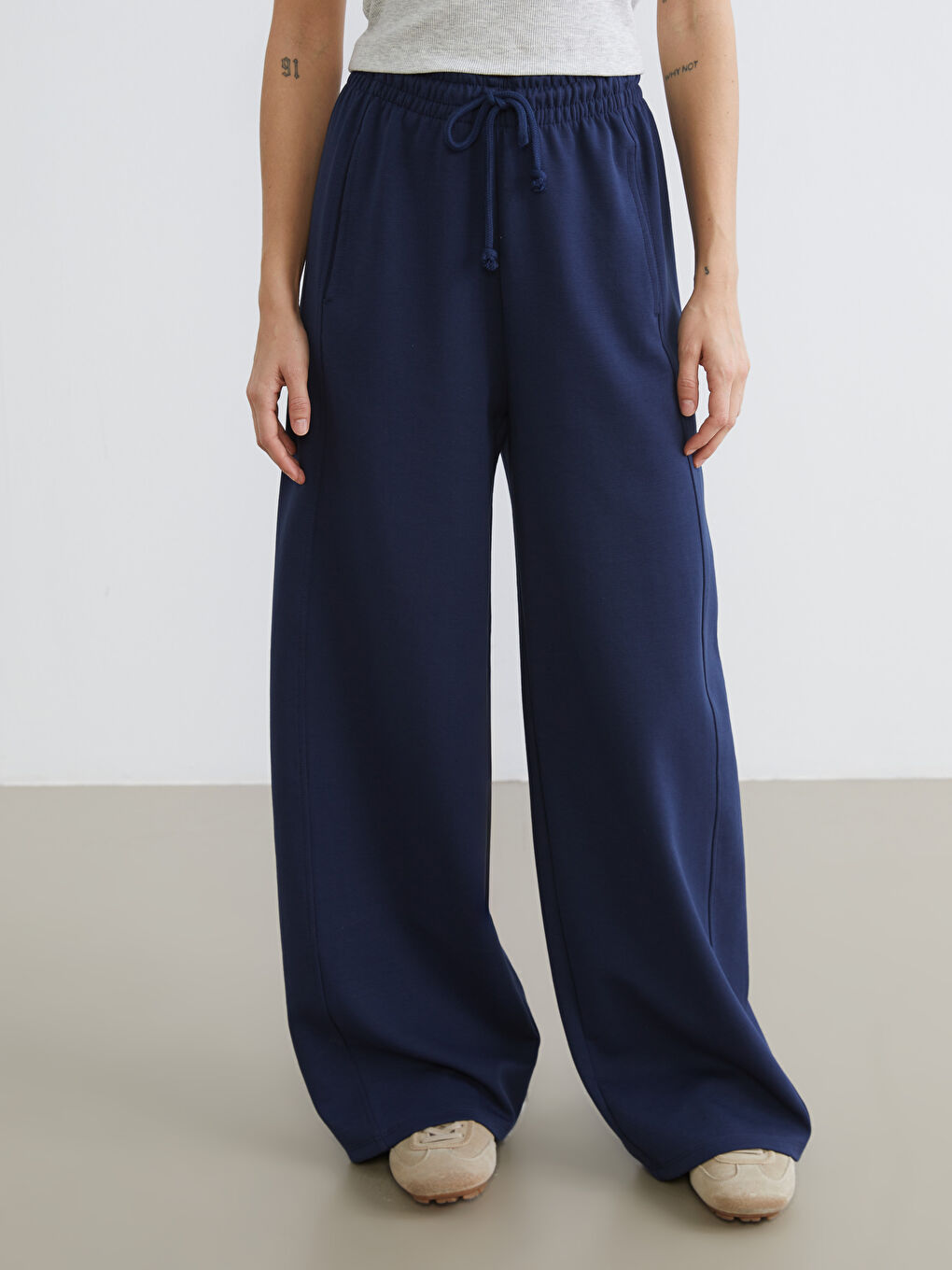 Lacivert Beli Lastikli Geniş Paça Kadın Eşofman Altı-1