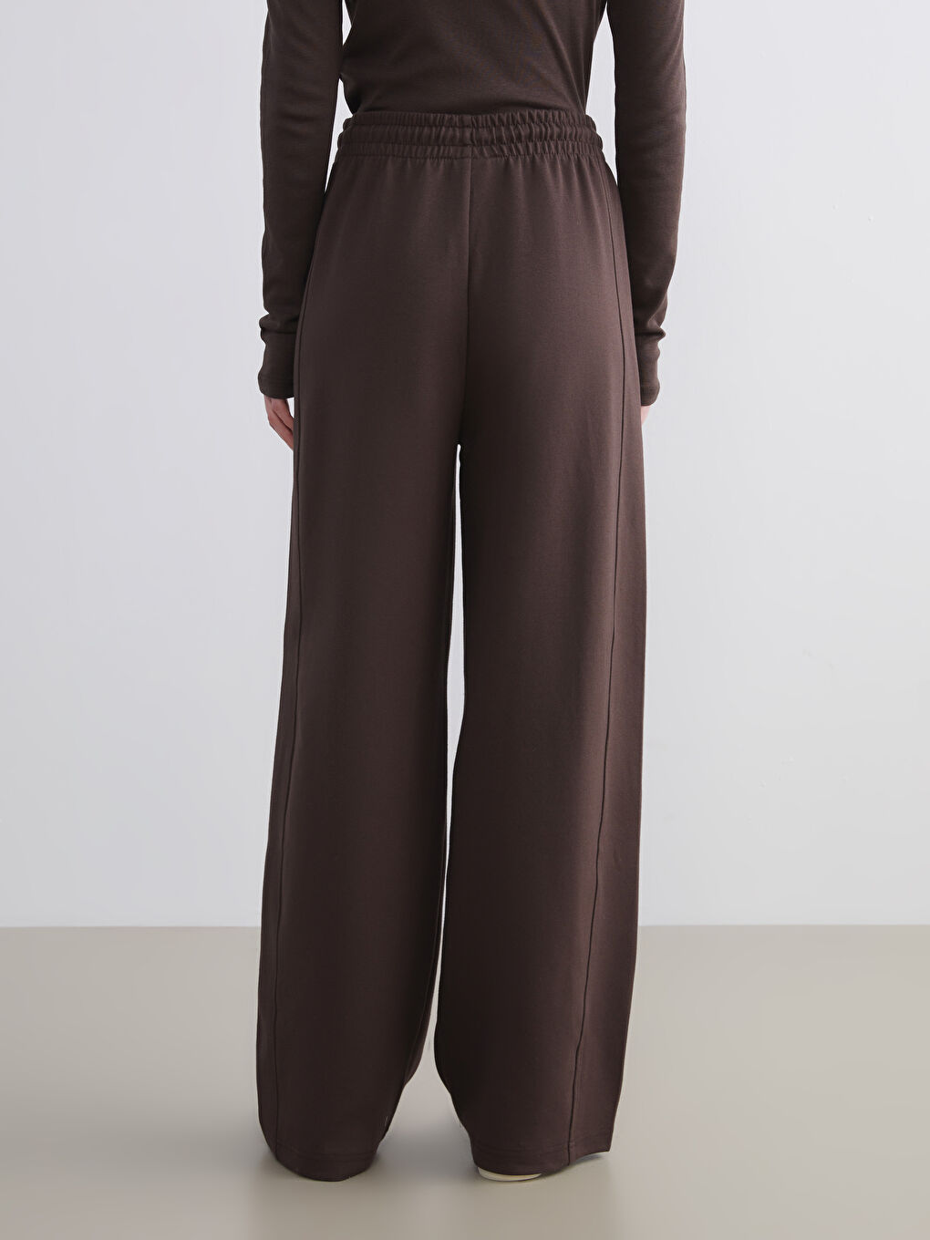 Kahverengi Beli Lastikli Geniş Paça Kadın Eşofman Altı-3