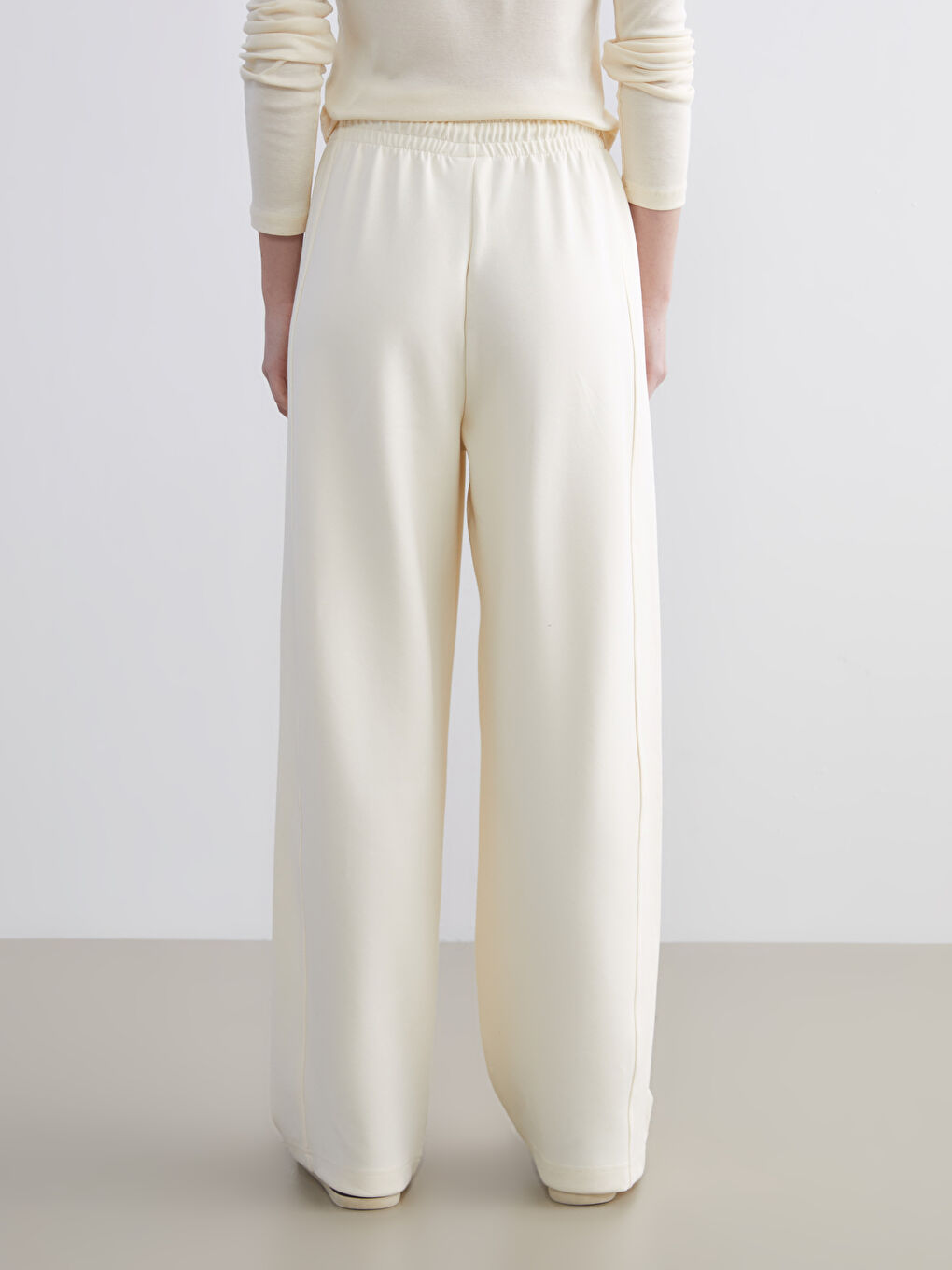 Bej Beli Lastikli Geniş Paça Kadın Eşofman Altı-3