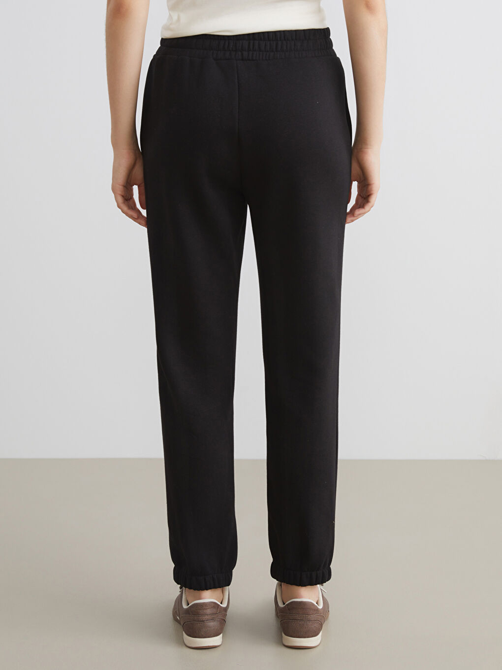 Siyah Beli Lastikli Kadın Kalın Jogger Eşofman Altı-3