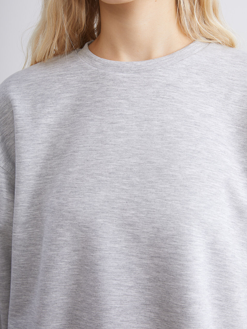 Gri Bisiklet Yaka Oversize Kadın Sweatshirt-2