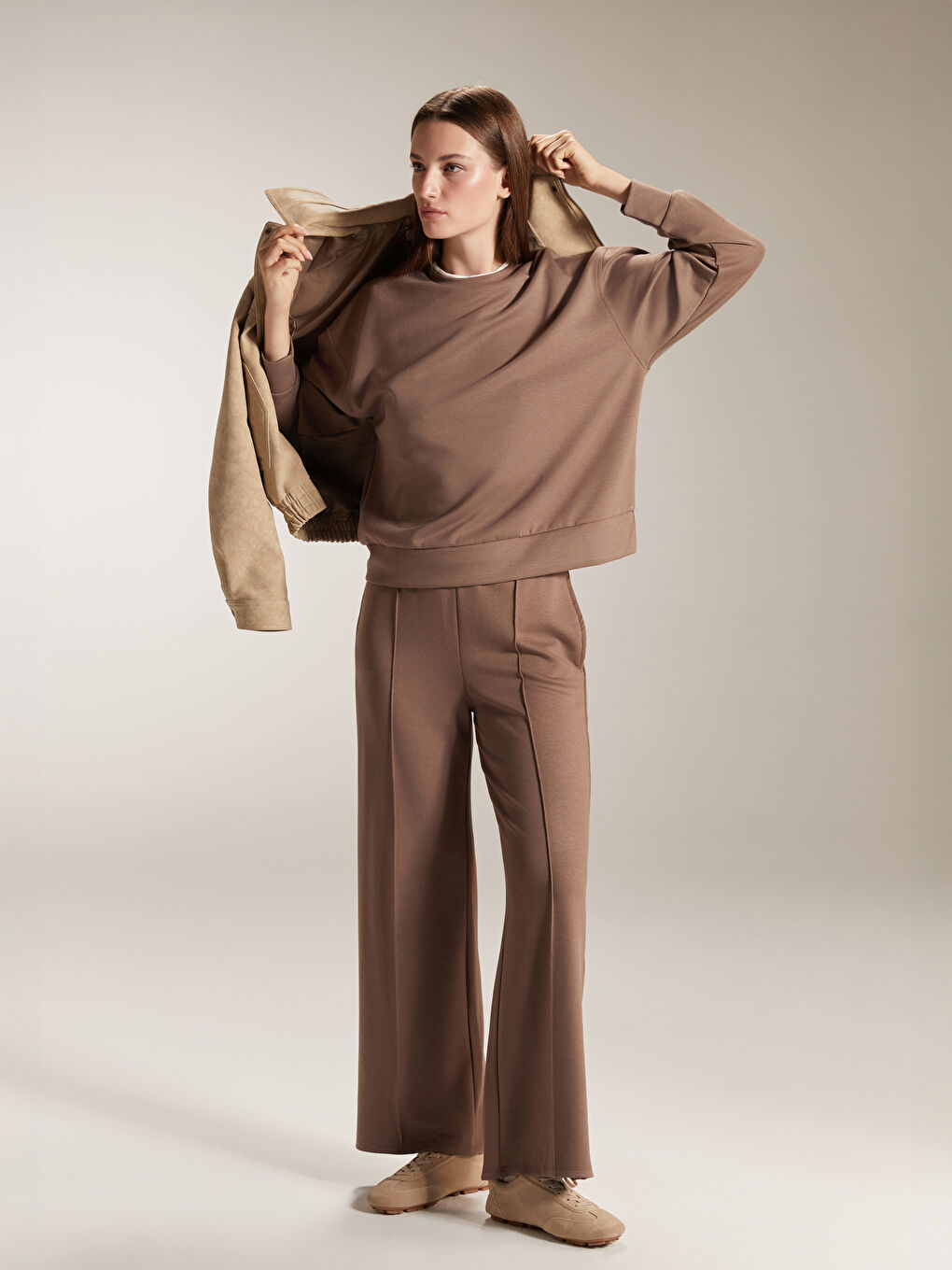 Kahverengi Bisiklet Yaka Oversize Kadın Sweatshirt-1