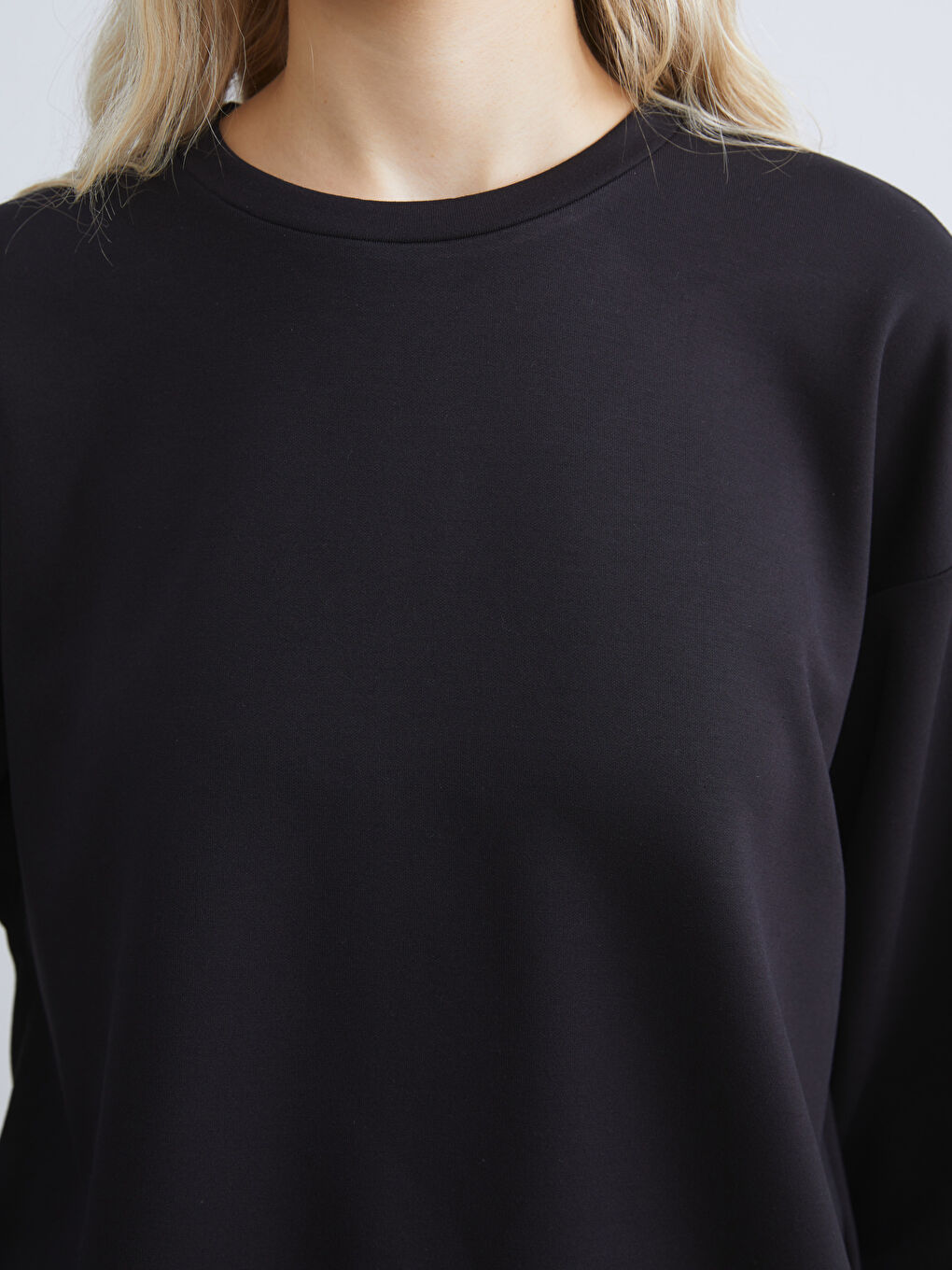 Siyah Bisiklet Yaka Oversize Kadın Sweatshirt-3