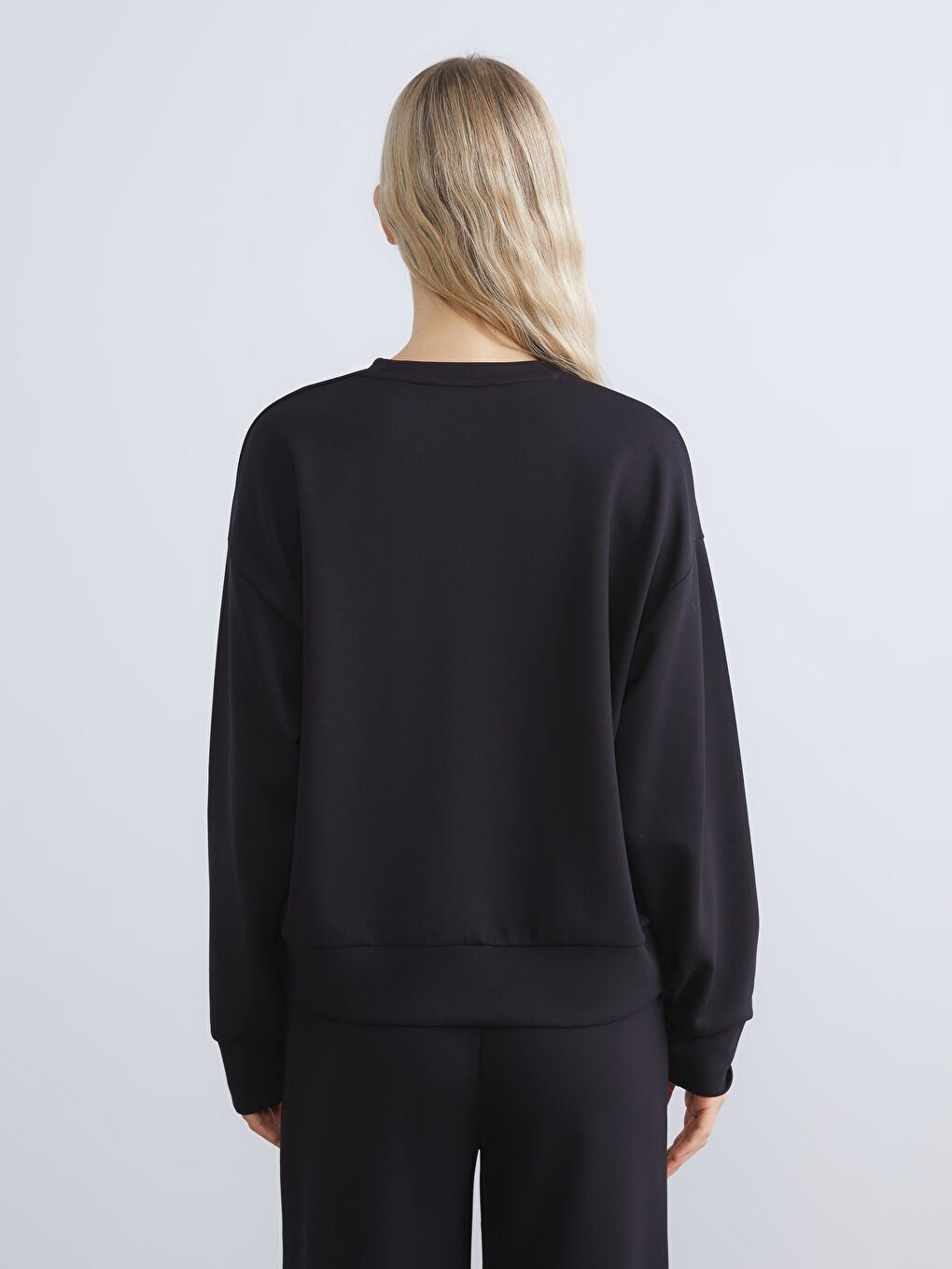 Siyah Bisiklet Yaka Oversize Kadın Sweatshirt-4