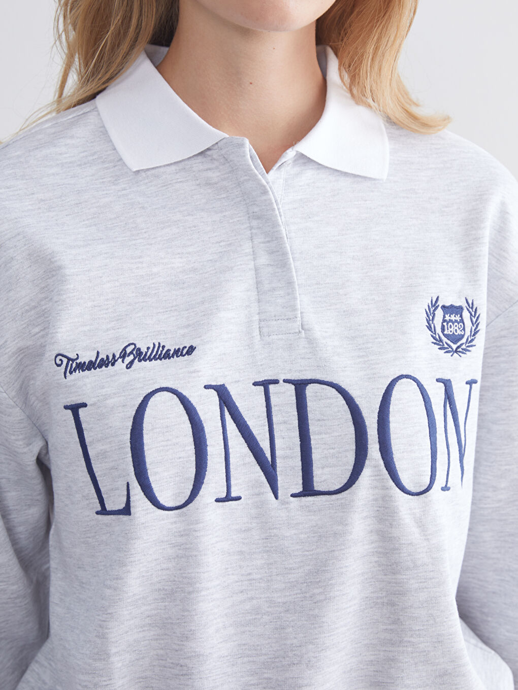 Gri Polo Yaka London Baskılı Kadın Sweatshirt-2