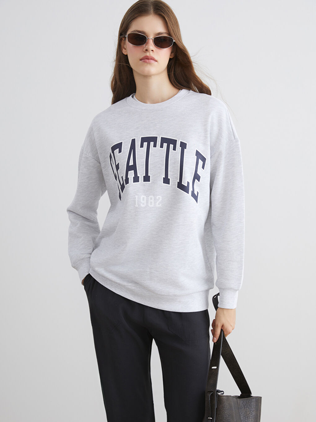 Gri Bisiklet Yaka Baskılı Oversize Kadın Sweatshirt