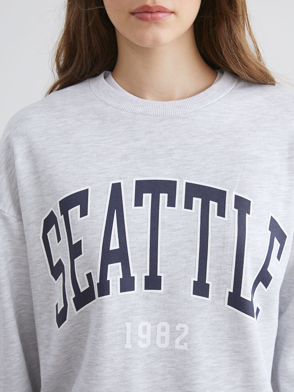 Gri Bisiklet Yaka Baskılı Oversize Kadın Sweatshirt-2