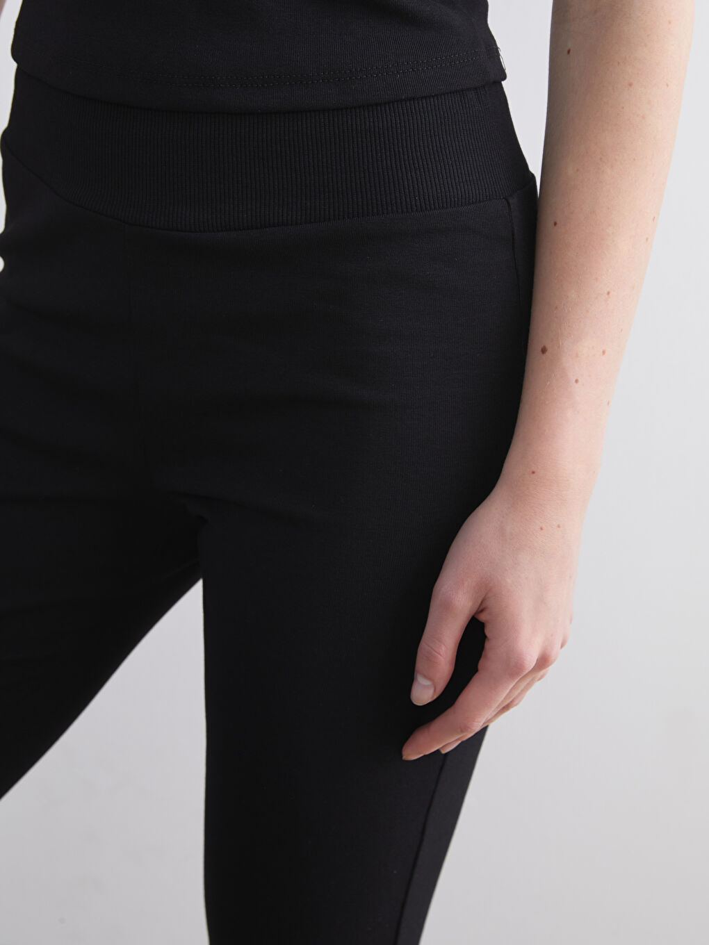 Siyah Yüksel Belli İspanyol Paça Kadın Tayt-2