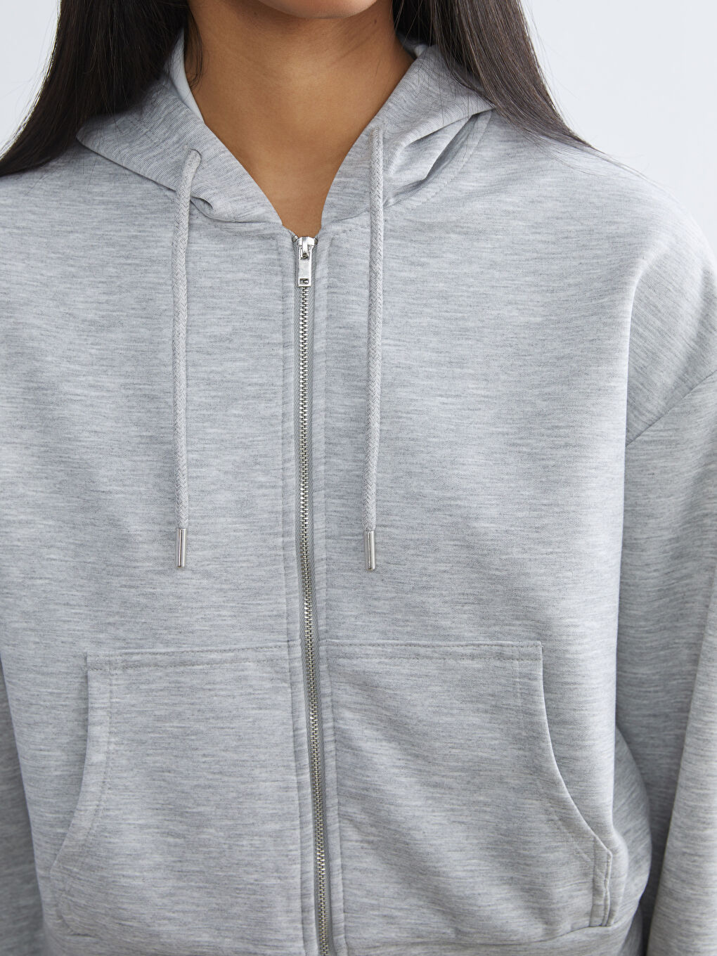 Gri Kapüşonlu Kadın Fermuarlı Sweatshirt-2