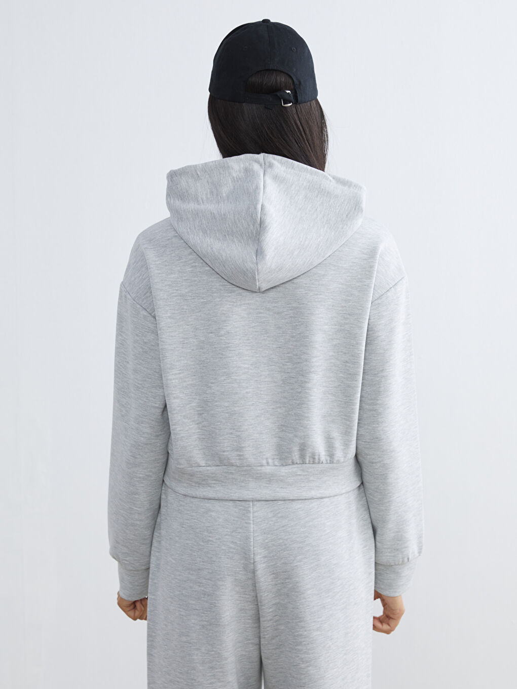 Gri Kapüşonlu Kadın Fermuarlı Sweatshirt-3