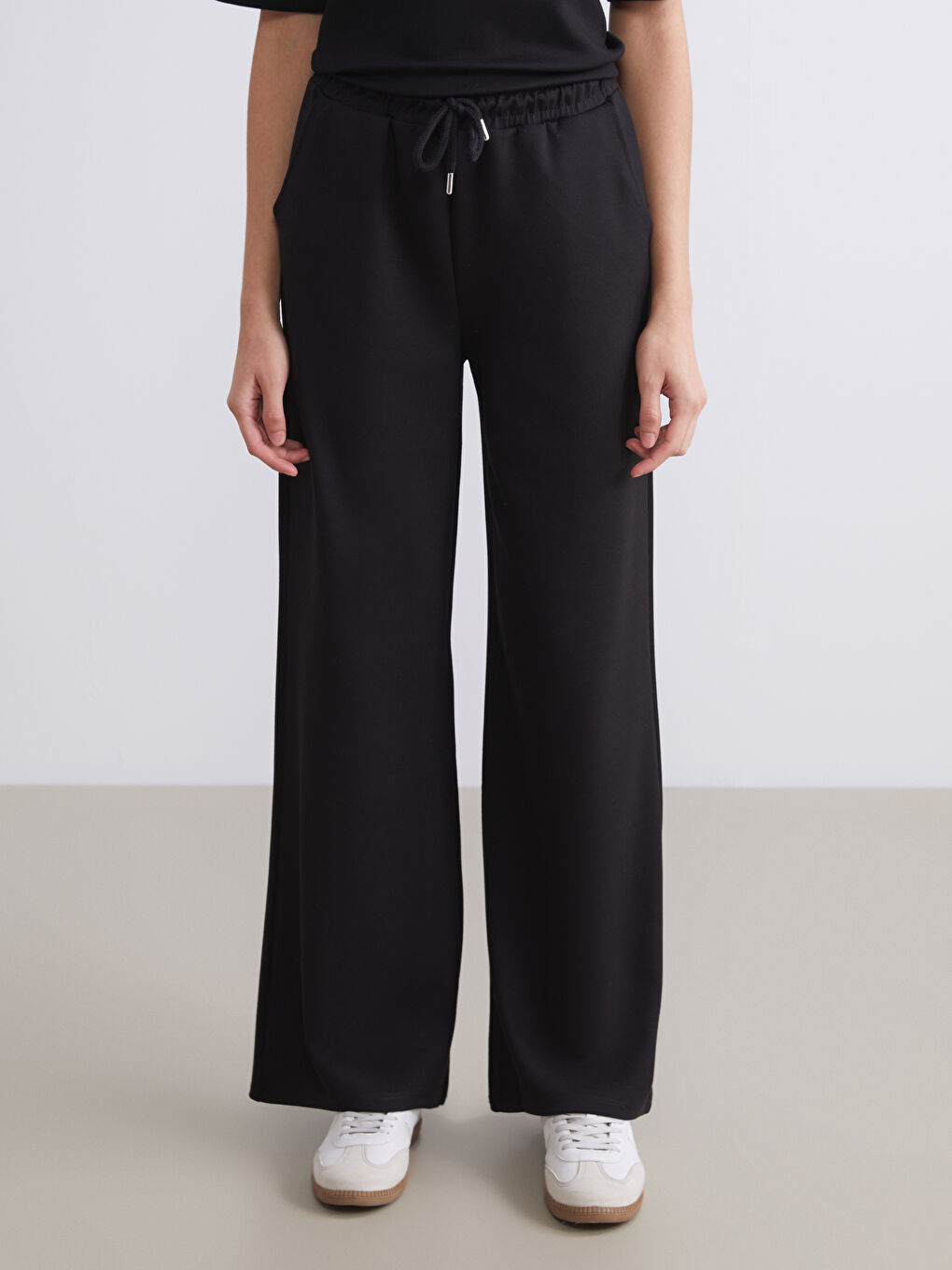 Siyah Beli Lastikli Kadın Eşofman Altı-3