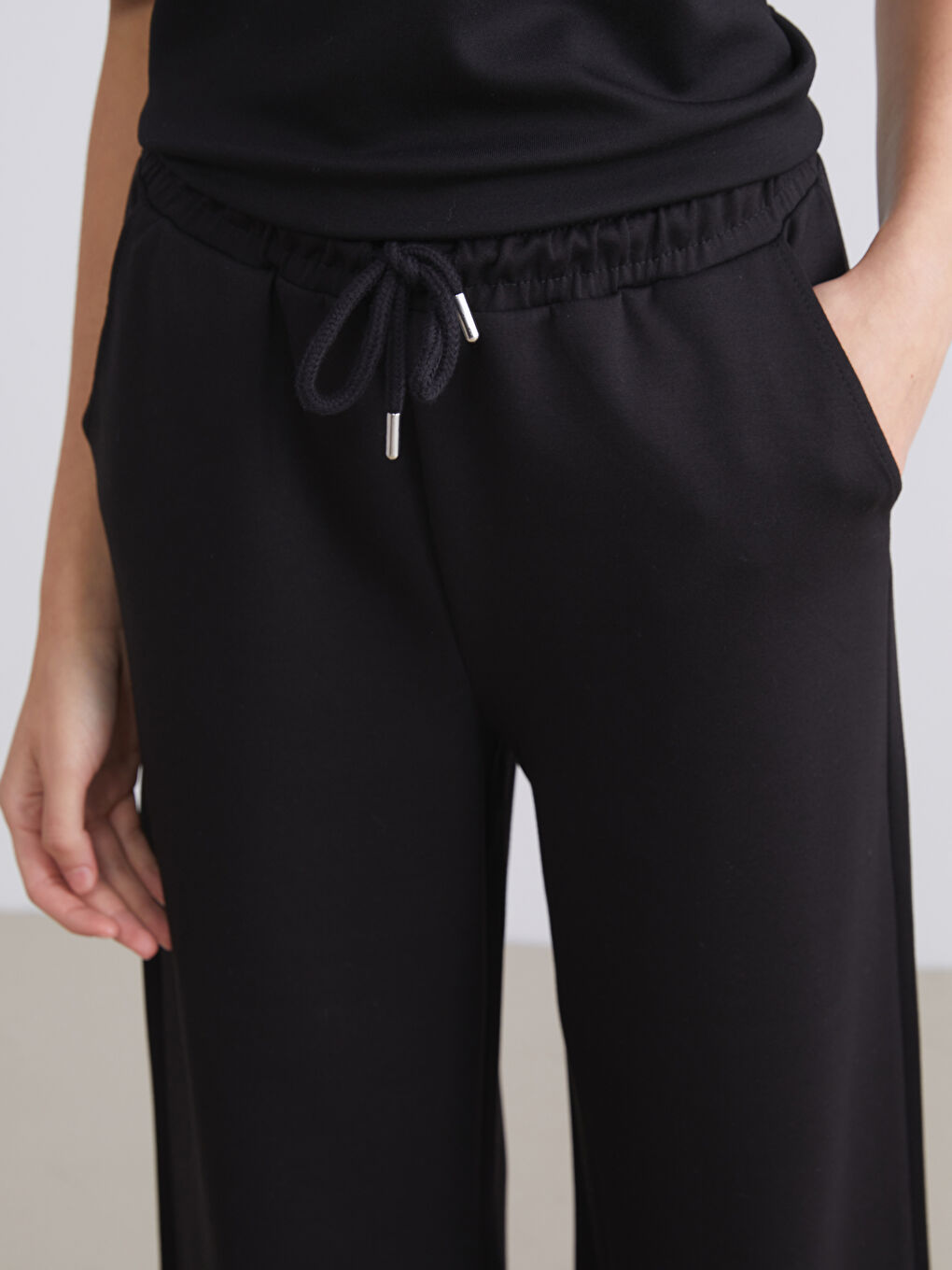 Siyah Beli Lastikli Kadın Eşofman Altı-5