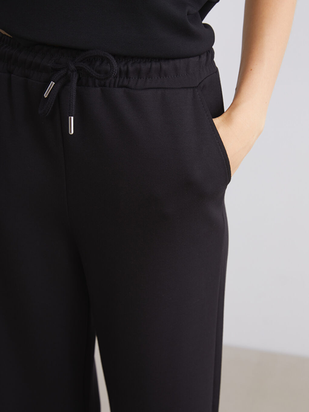 Siyah Beli Lastikli Kadın Eşofman Altı-4