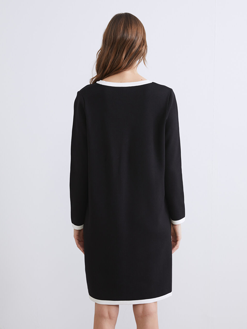 Haljina sa okruglim izrezom od trikotaže-3