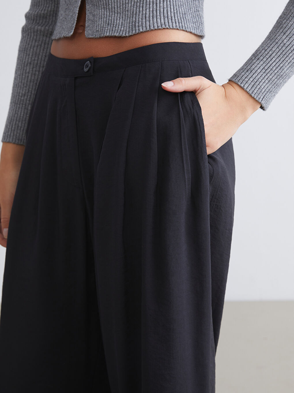 XSIDE Woman BLACK Trousers -W5IA95Z8-CVL