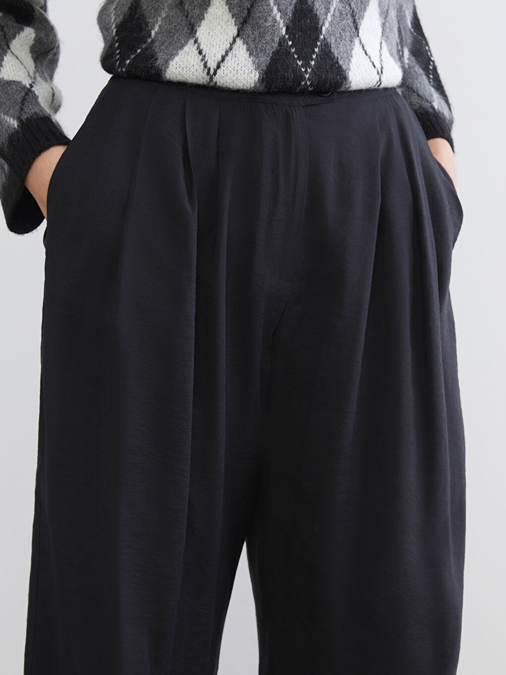 Wide Leg Pleated Women's Trousers-4