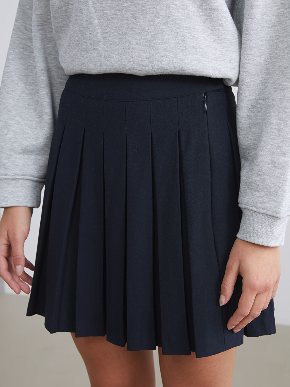 Waist Zipper Pleated Mini Skirt-2