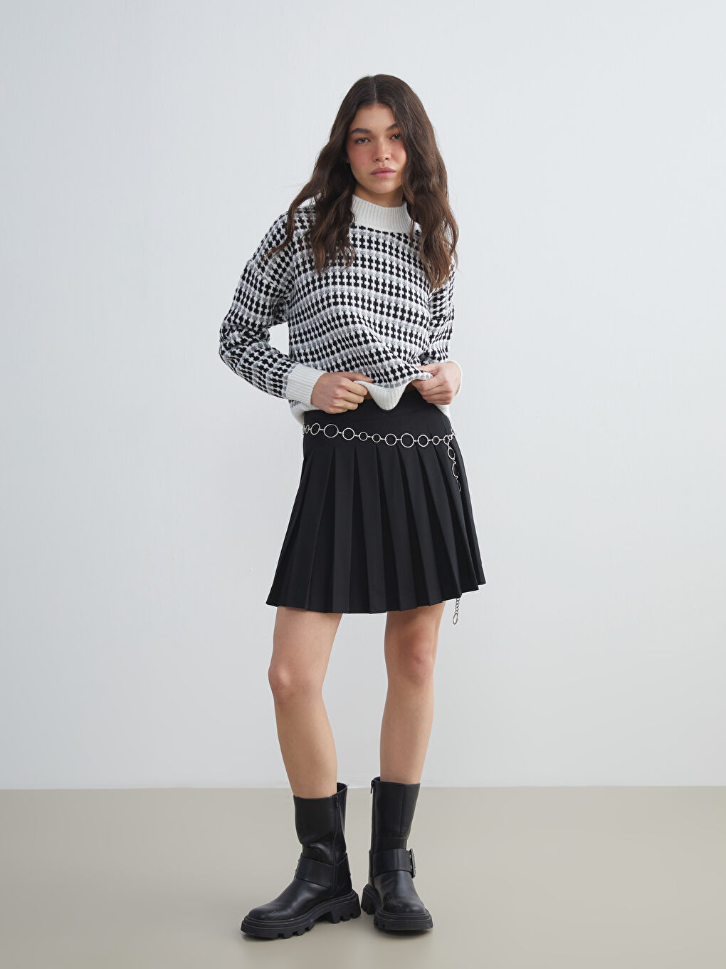 Siyah Beli Fermuarlı Pileli Mini Etek-1