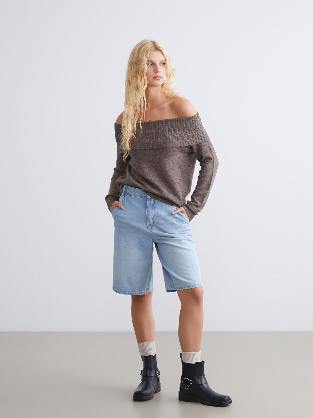 Bermuda Fit Women's Jean Shorts-2