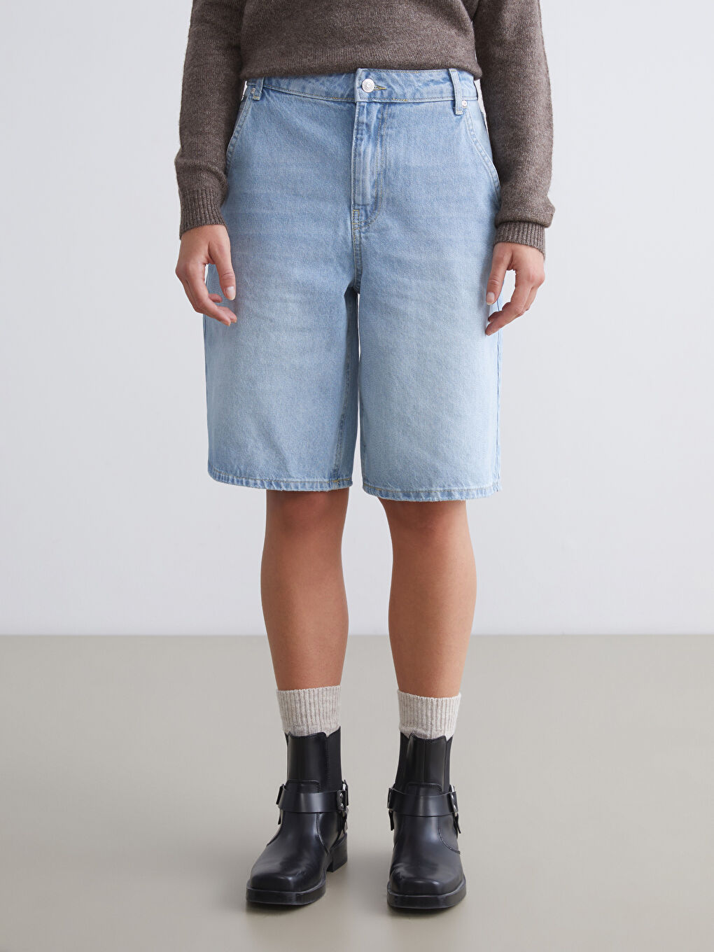 Bermuda Fit Women's Jean Shorts-3