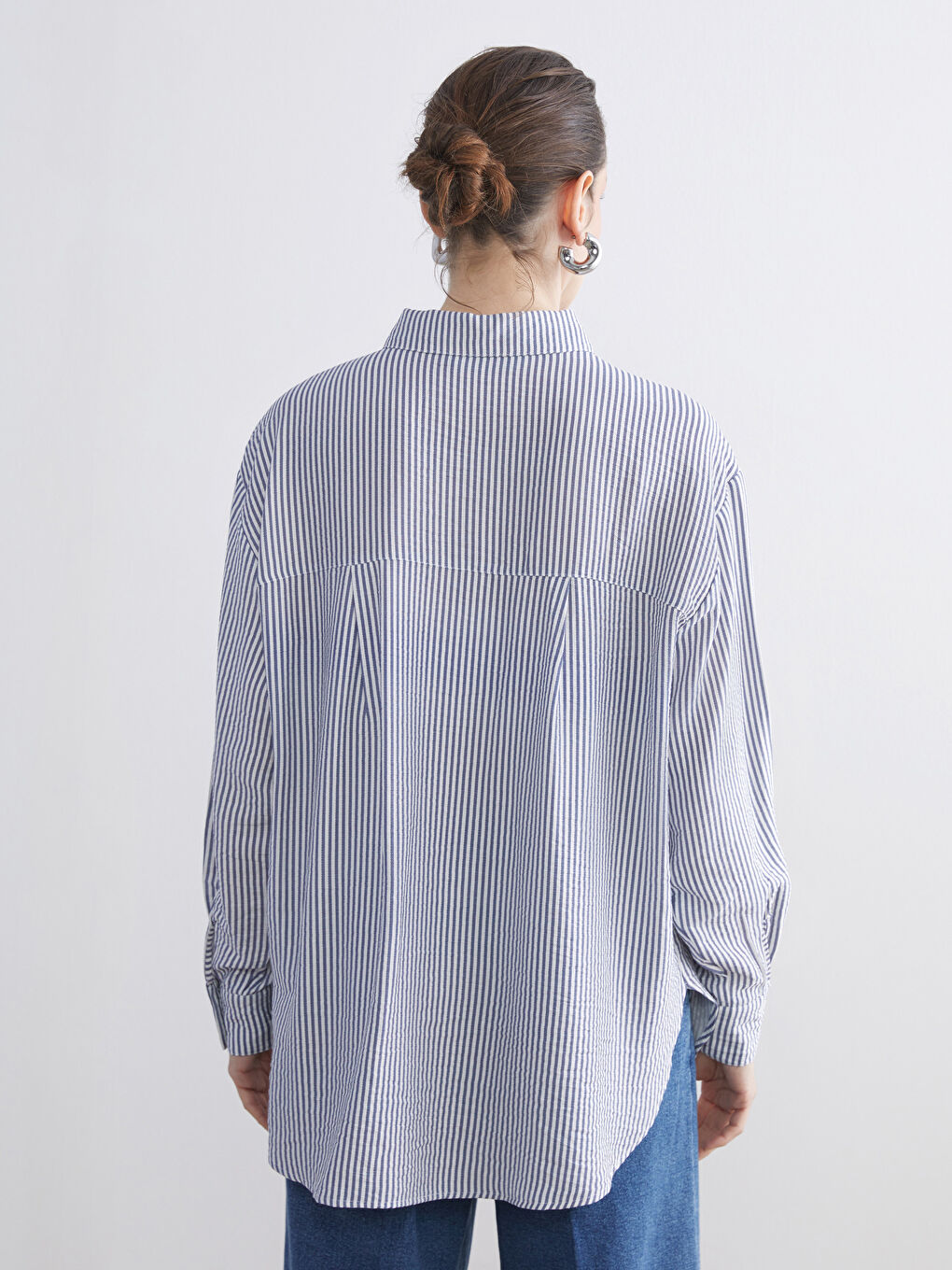 قميص مخطط أوفراسايز للسيدات-3