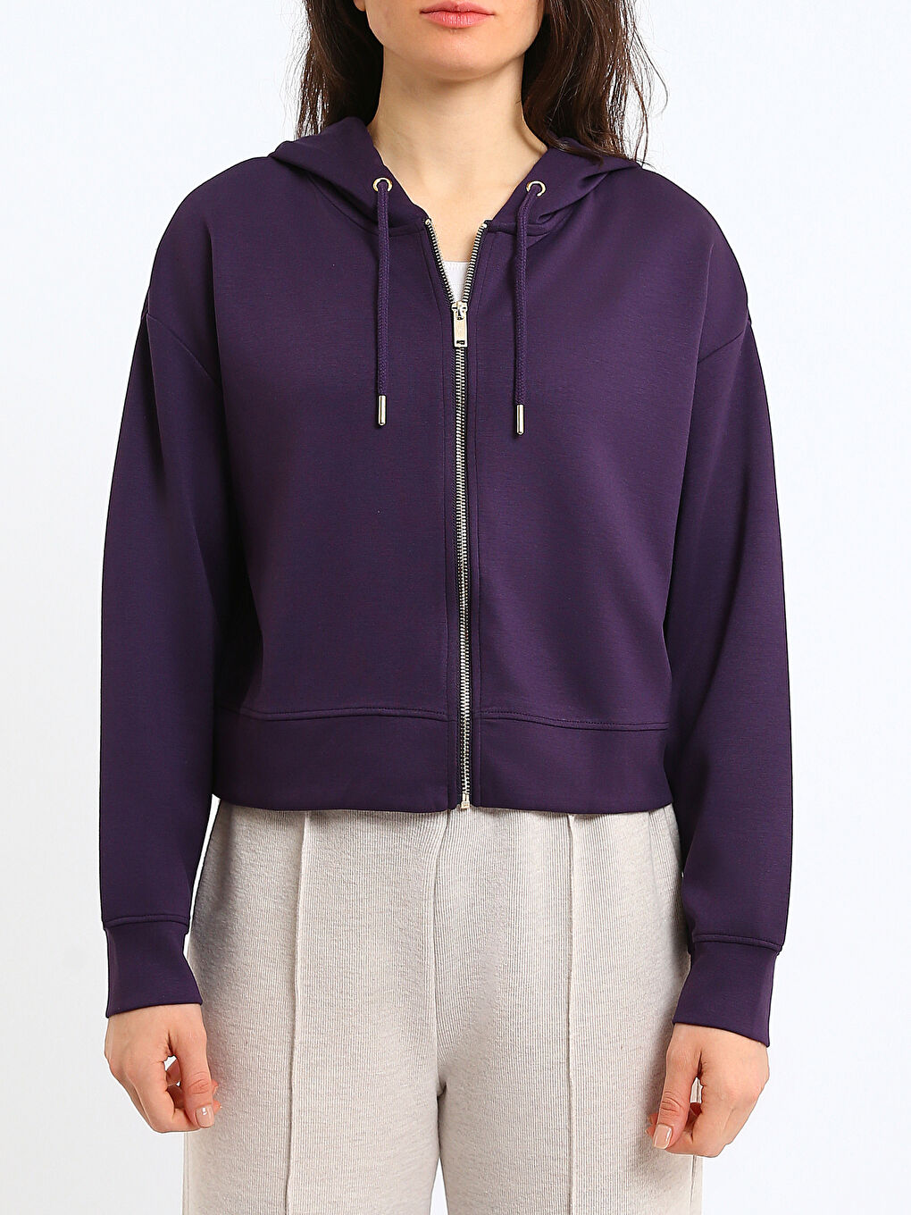 Женская толстовка на молнии с капюшоном