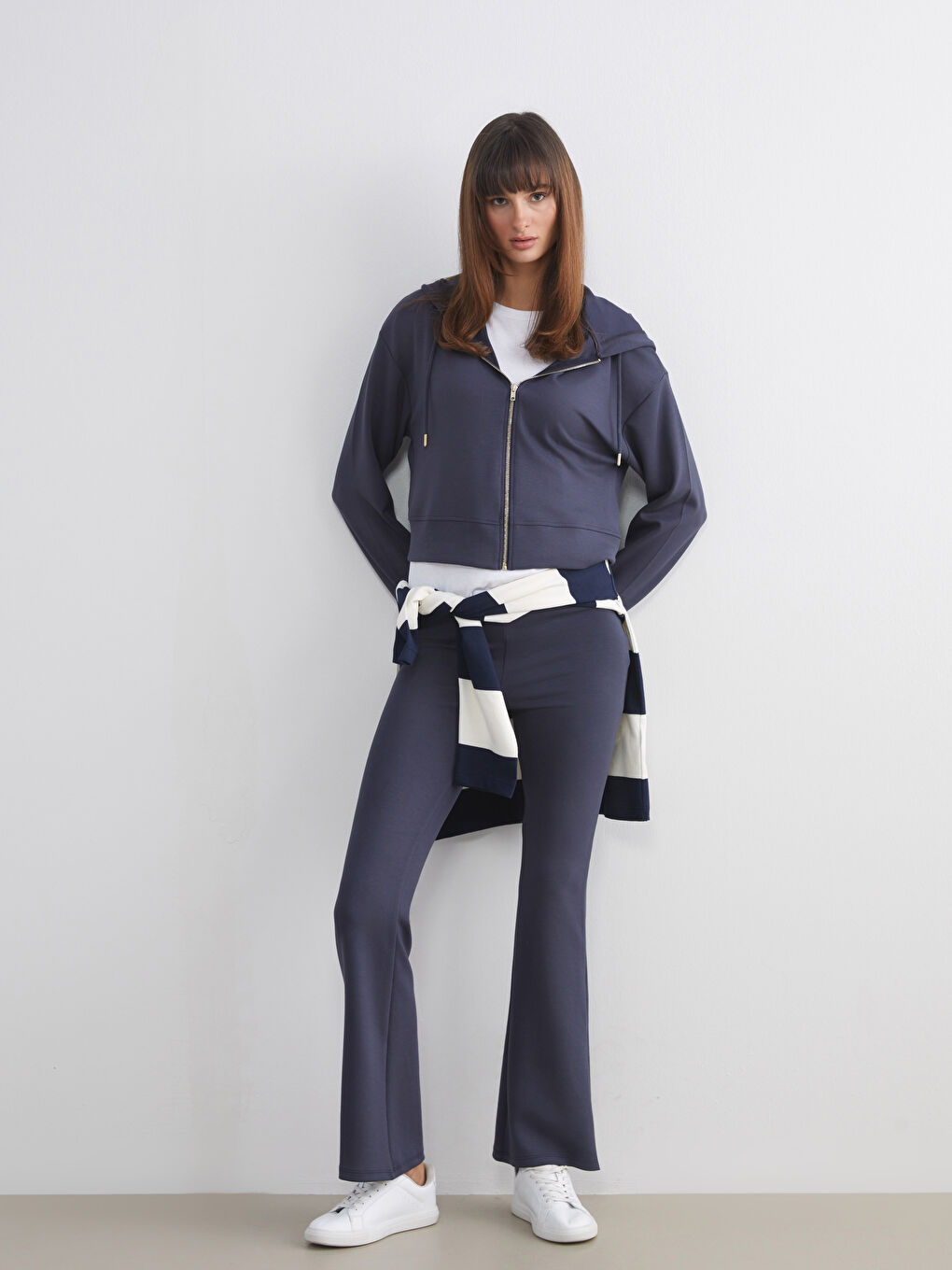 Lacivert Kapüşonlu Kadın Fermuarlı Sweatshirt-1