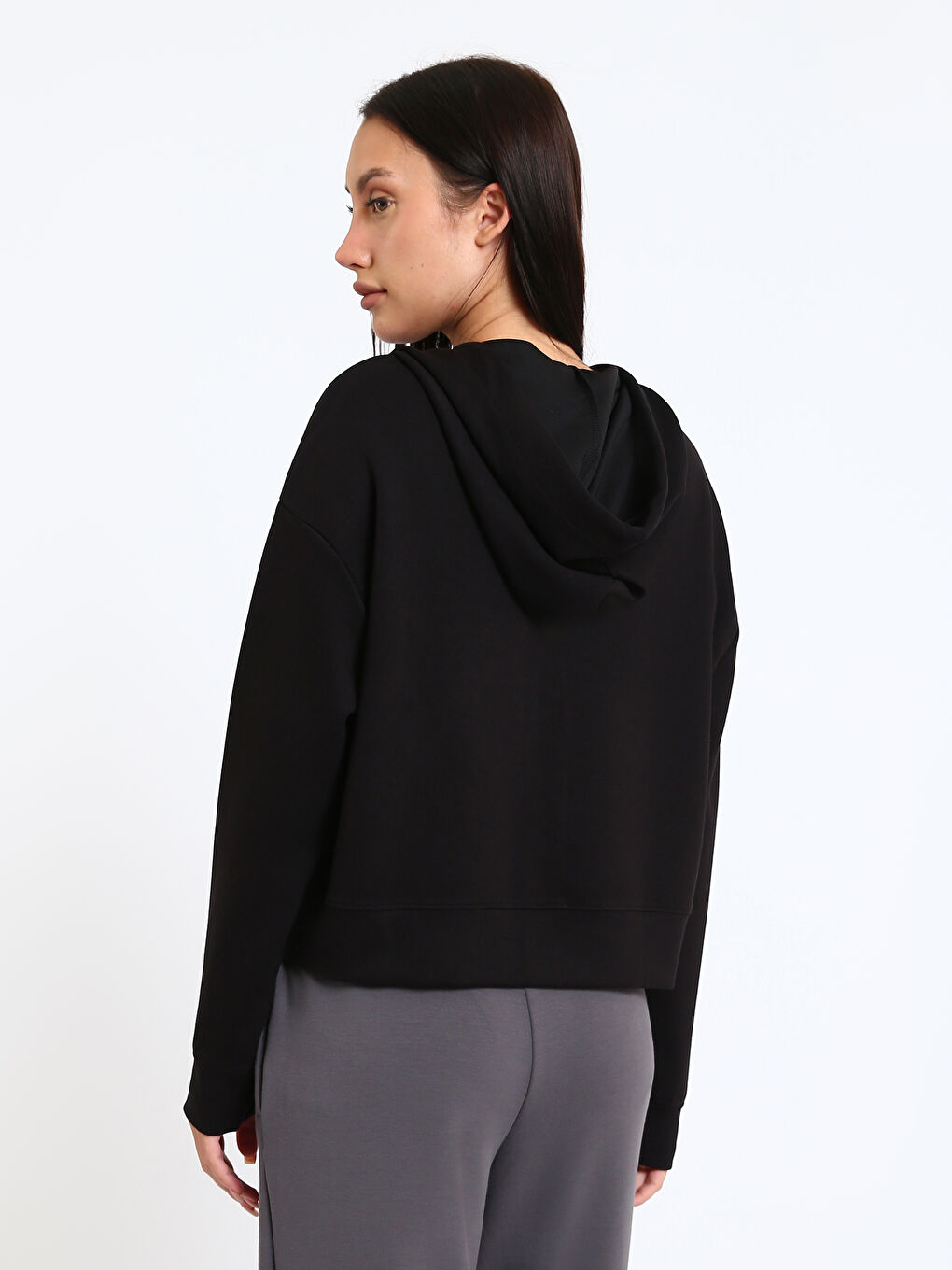 კაპიუშონიანი ელვიანი ზედა ქალებისთვის-4