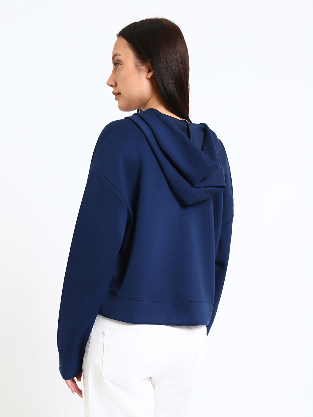 კაპიუშონიანი ელვიანი ზედა ქალებისთვის-4