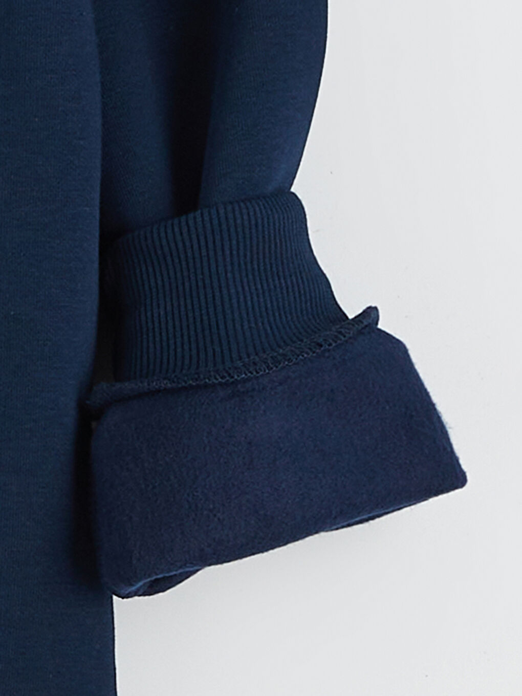 Komplet Trenerke za Dečake sa Štampom Njujorka i Okruglim Izrezom-3