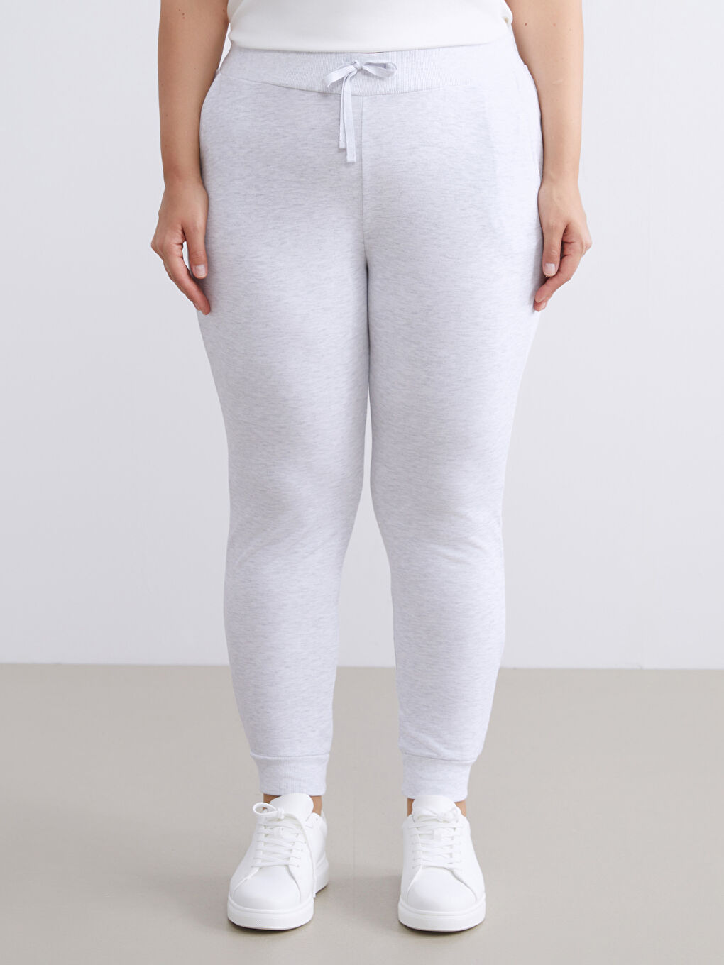 Gri Beli Lastikli Kadın Jogger Eşofman Altı-5