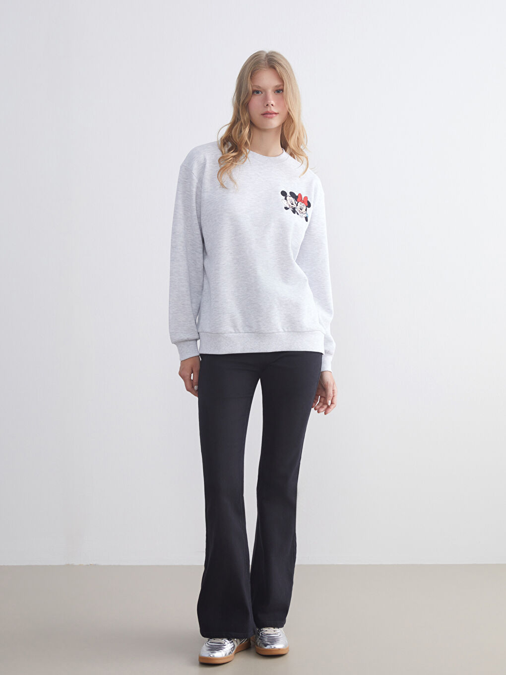 Gri Mickey ve Minnie Mouse Nakışlı Kadın Kalın Sweatshirt-2