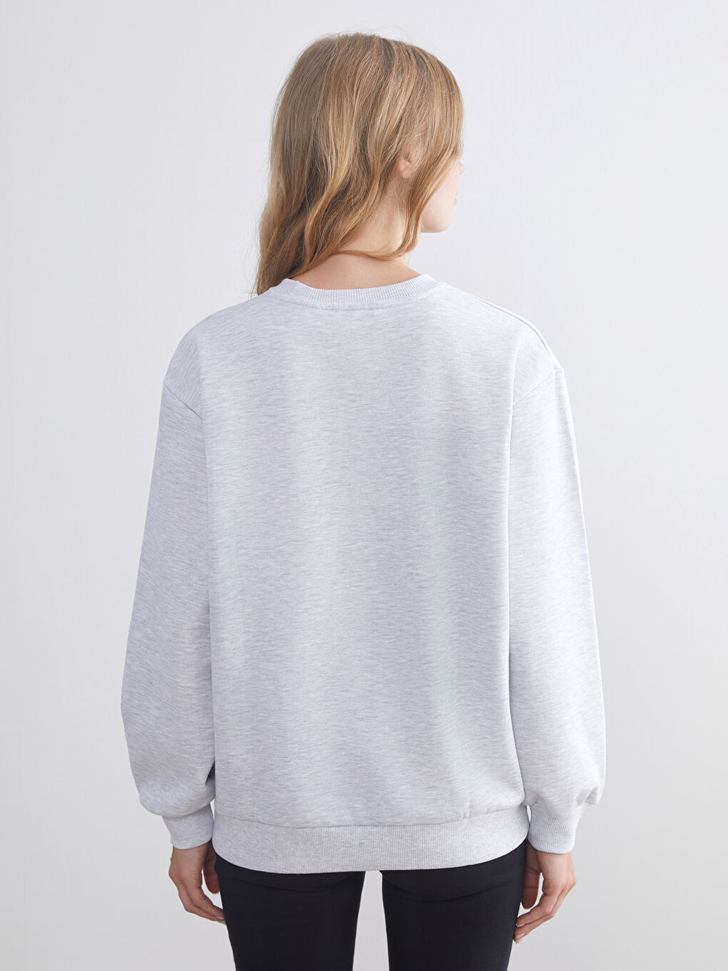 Gri Mickey ve Minnie Mouse Nakışlı Kadın Kalın Sweatshirt-4