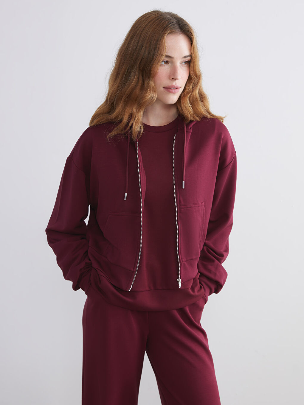 Bordo Kapüşonlu Kadın Fermuarlı Sweatshirt