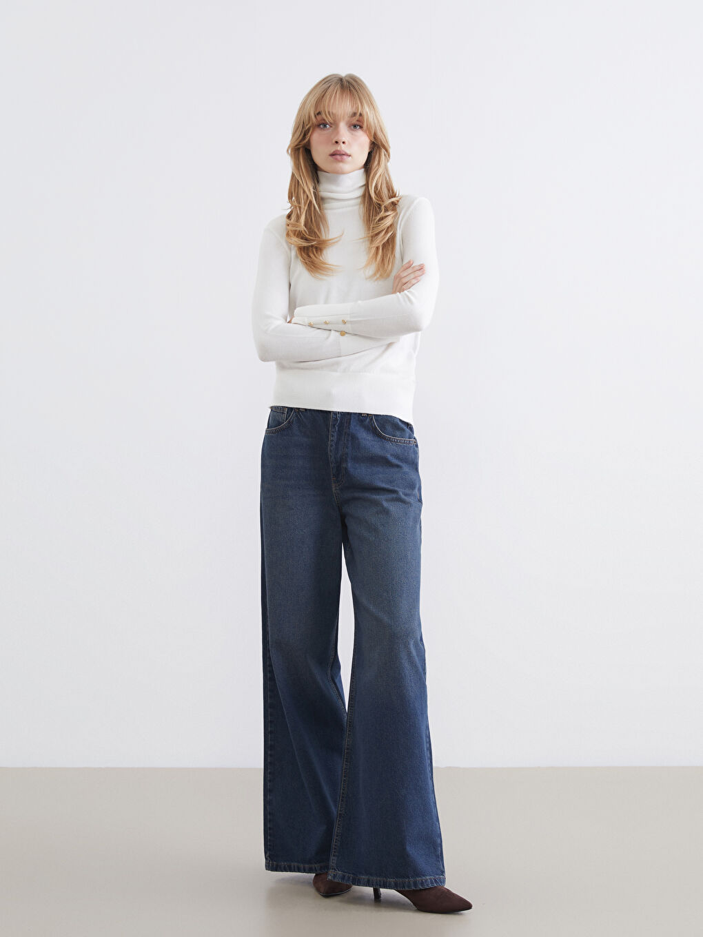 بلوفر تريكو بياقة هاي نيك للسيدات-1