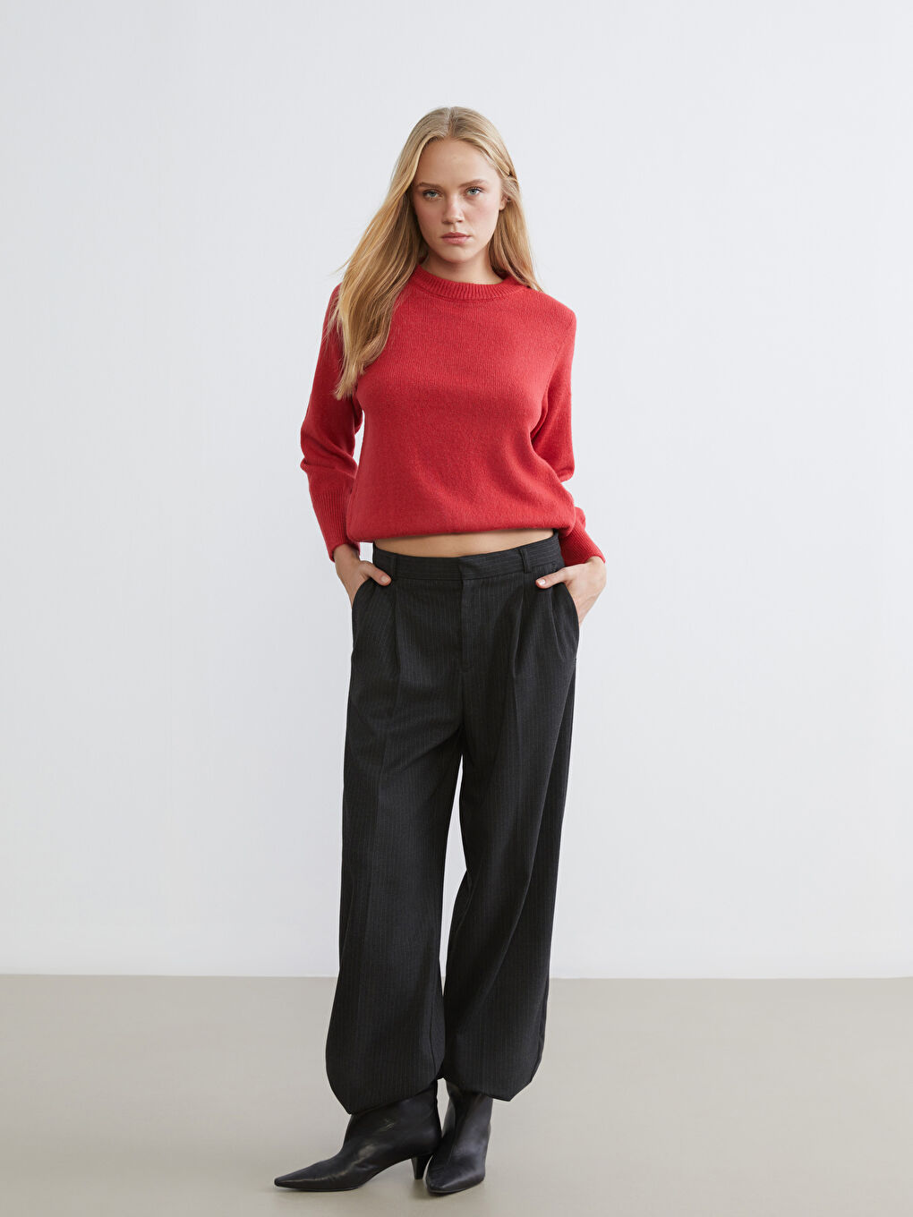 سترة تريكو بياقة دائرية للسيدات-1