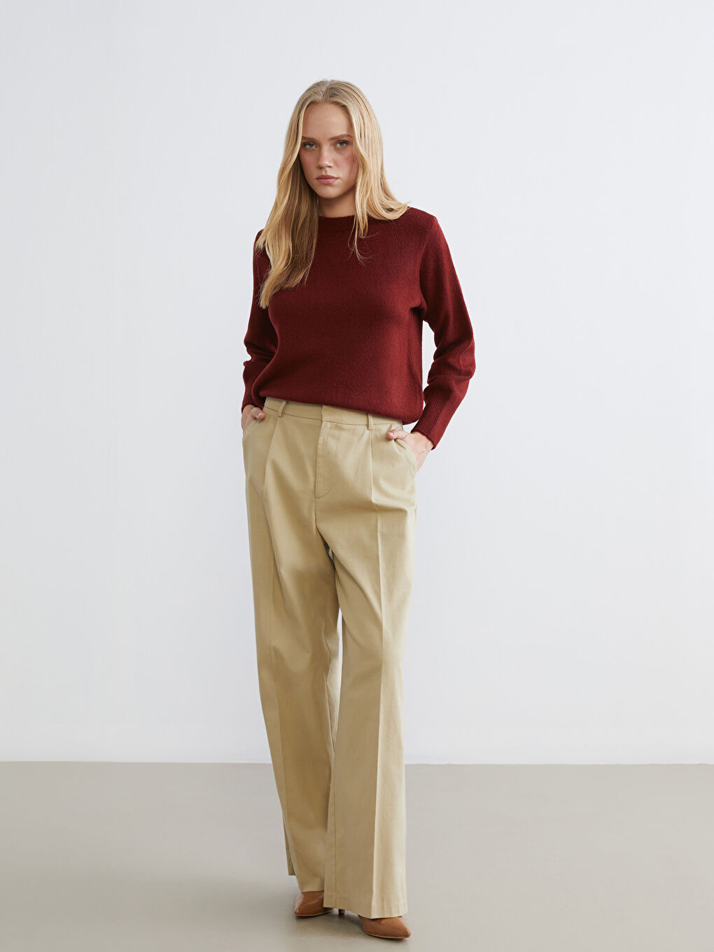 سترة تريكو بياقة دائرية للسيدات-1