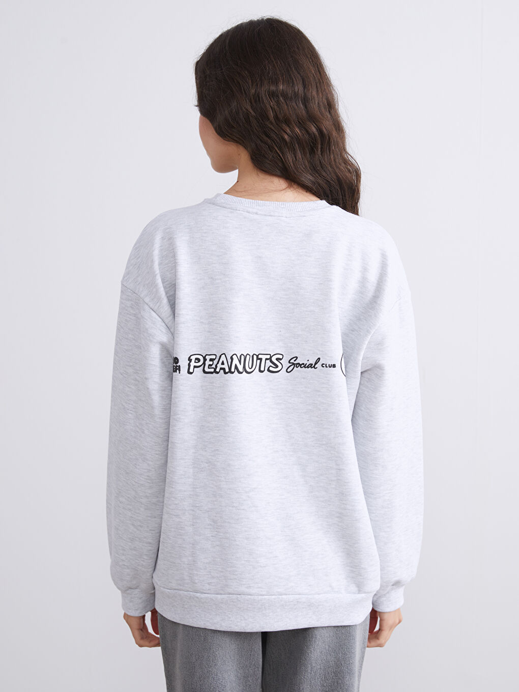 Gri Snoopy Baskılı Oversize Kadın Kalın Sweatshirt-4