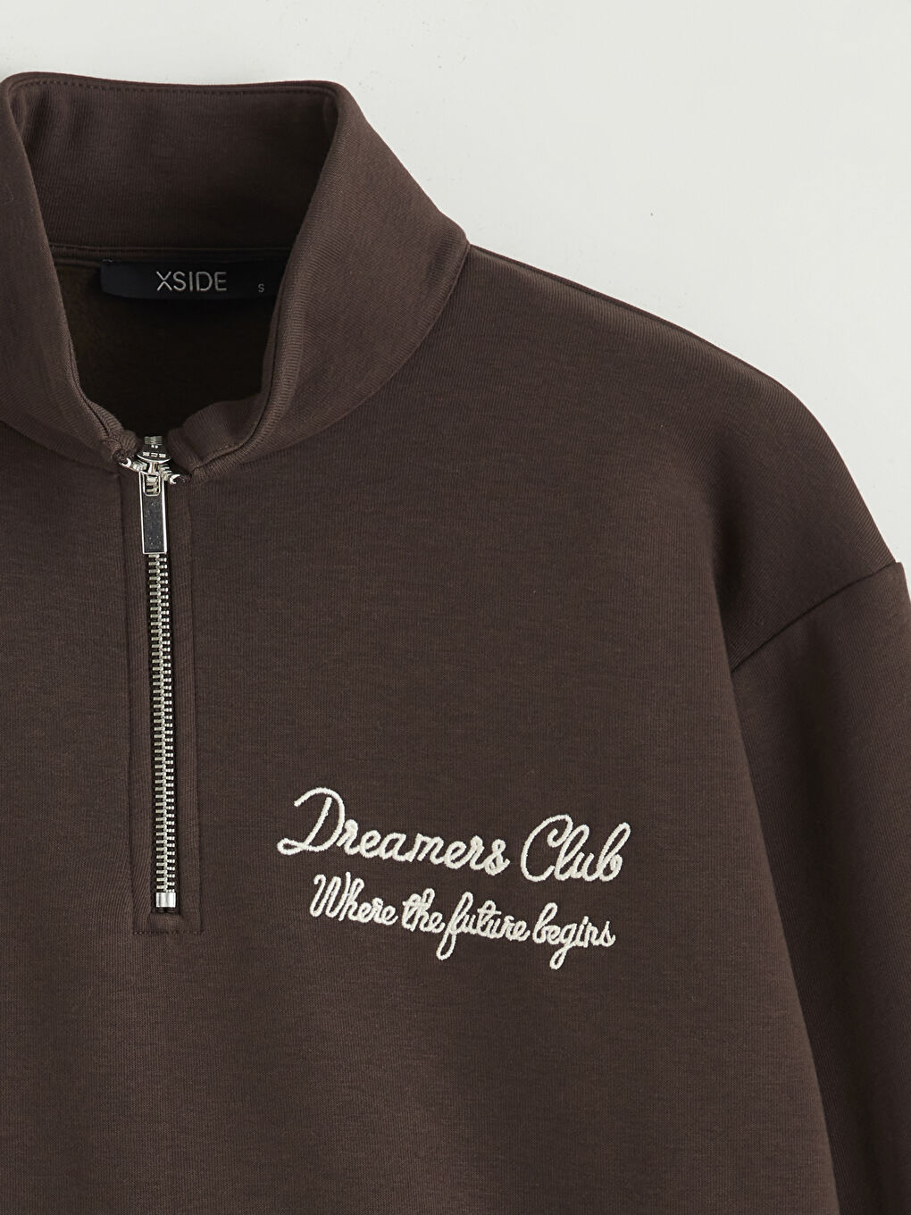 Kahverengi Dik Yaka Nakışlı Oversize Kadın Kalın Sweatshirt-5