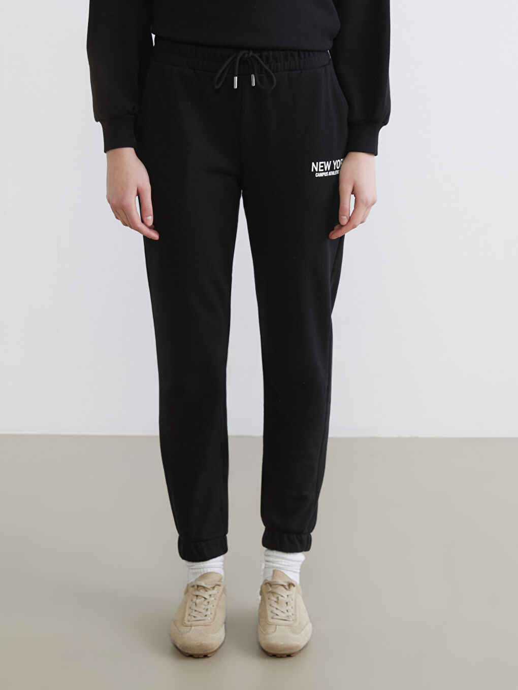 Siyah New York Baskılı Kadın Kalın Jogger Eşofman Altı-1