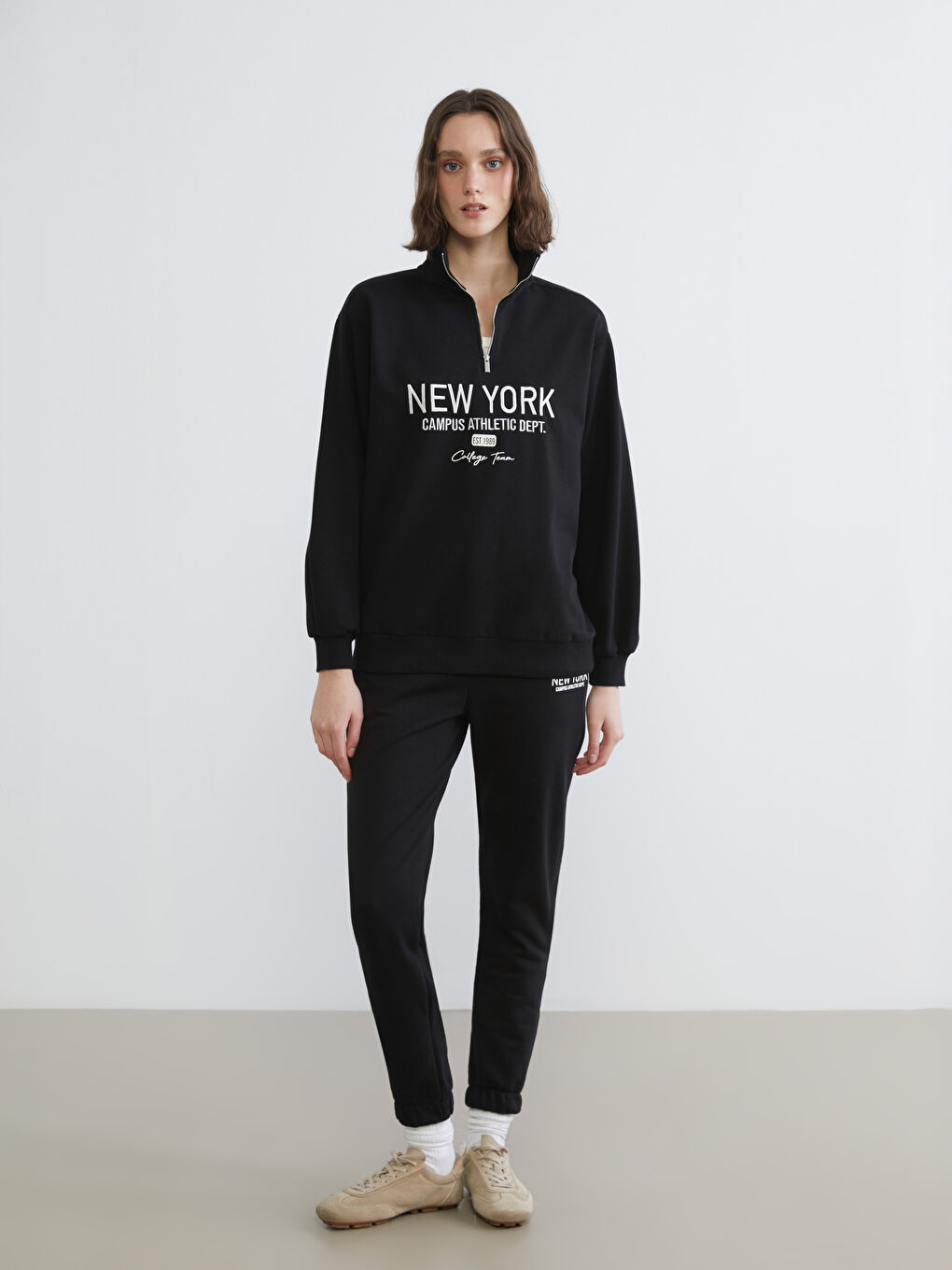 Siyah New York Nakışlı Oversize Kadın Kalın Sweatshirt-1