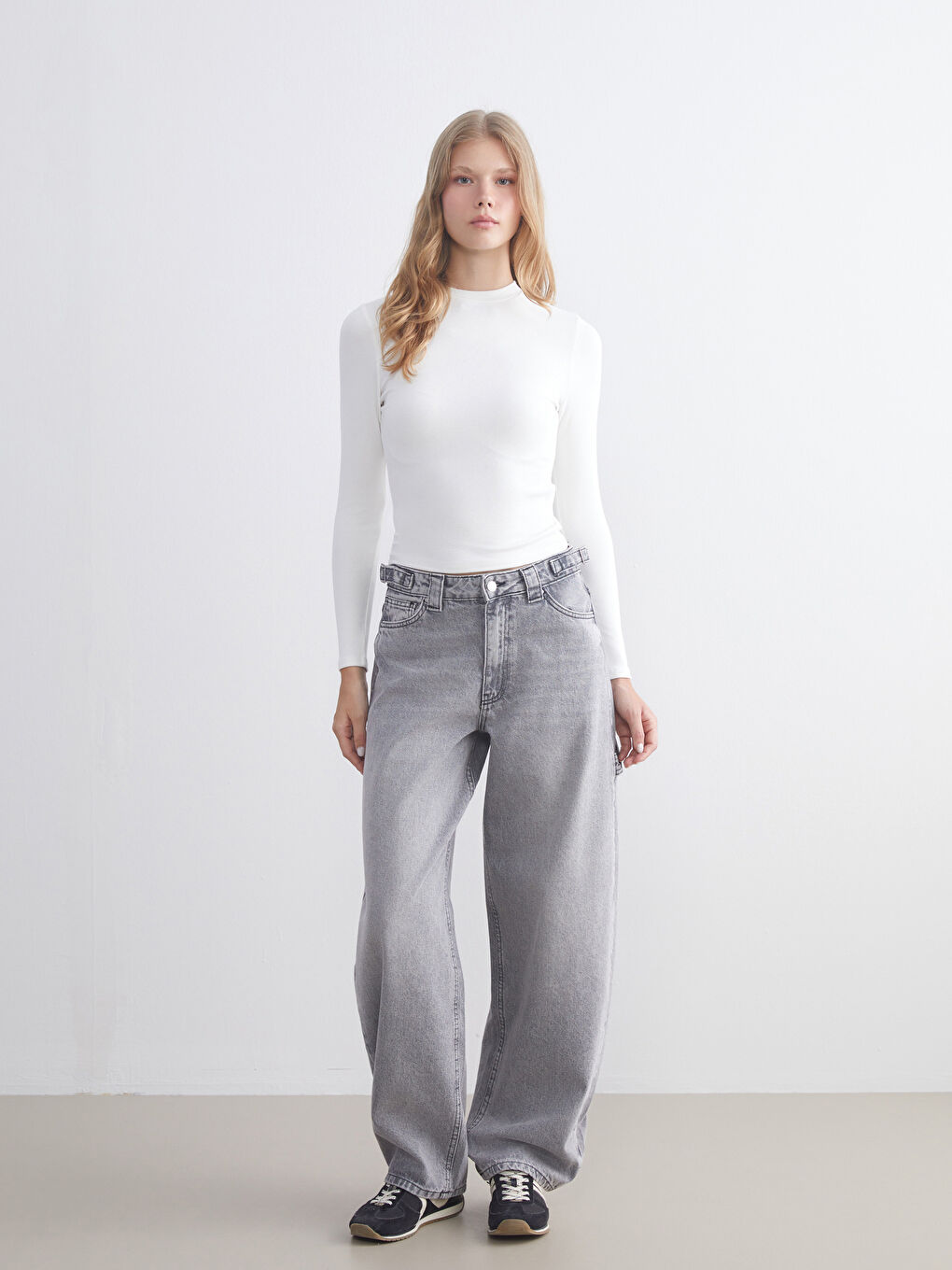 Beyaz Bisiklet Yaka Kadın Body-1