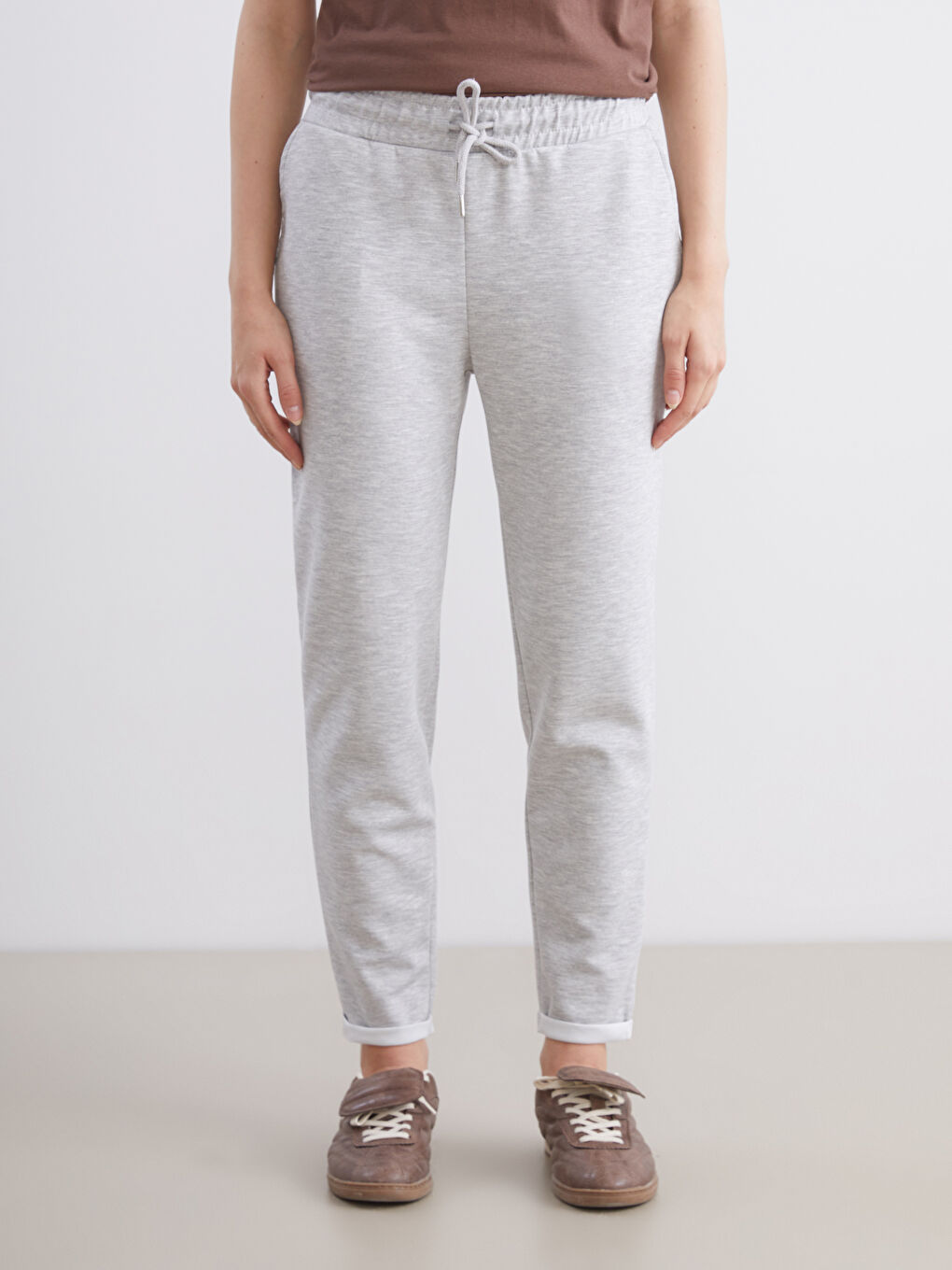 Gri Beli Lastikli Kadın Eşofman Altı-1