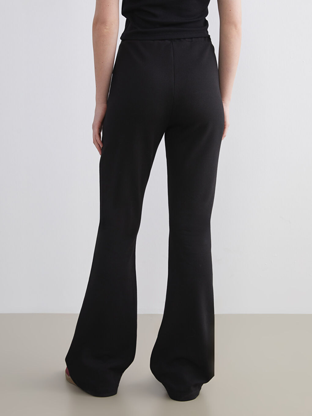 Siyah Beli Lastikli Kadın Eşofman Altı-2