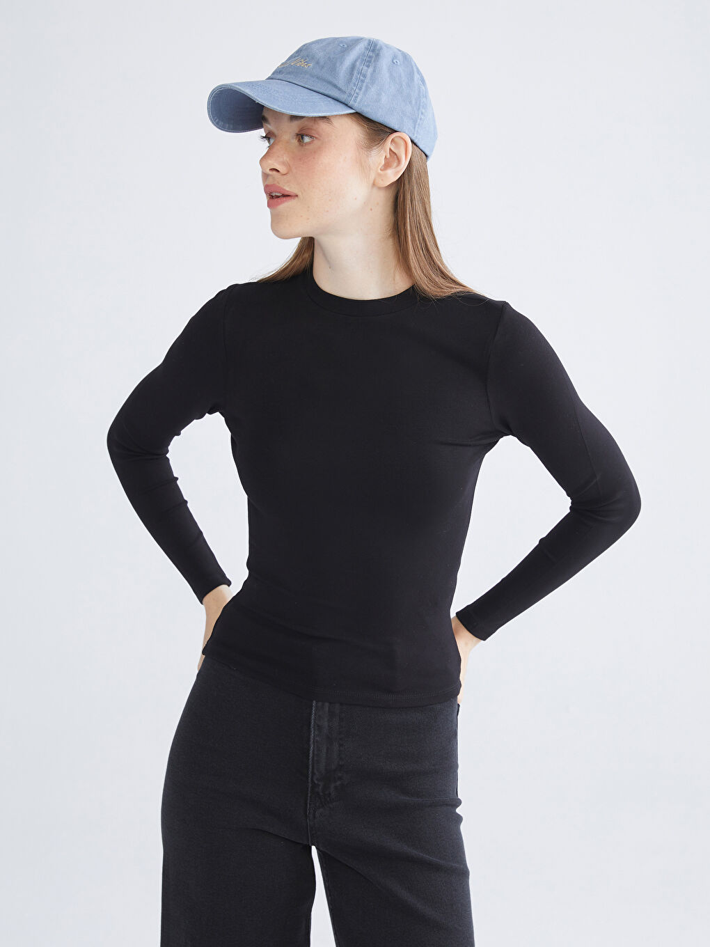 Siyah Bisiklet Yaka Kadın Body