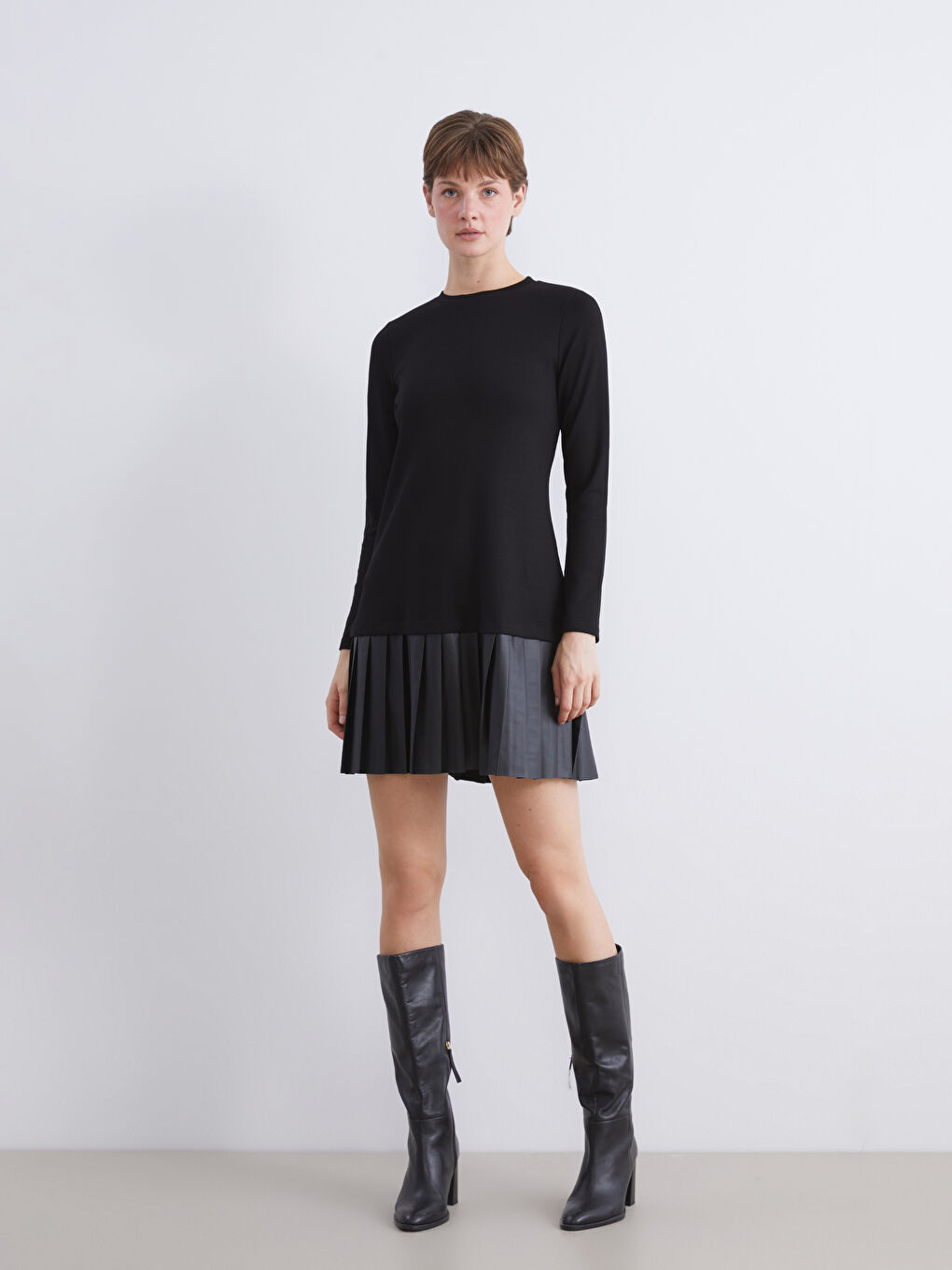 Siyah Bisiklet Yaka Pileli Mini Elbise-1