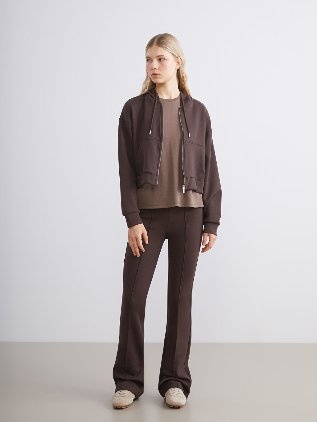 Kahverengi Kapüşonlu Kadın Fermuarlı Sweatshirt-1