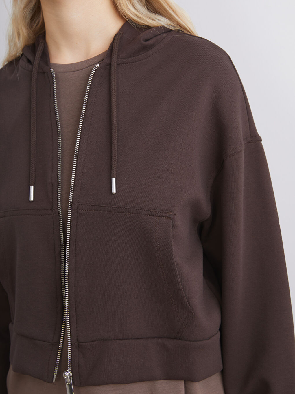 Kahverengi Kapüşonlu Kadın Fermuarlı Sweatshirt-2